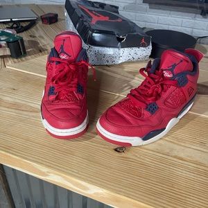 Jordan retro 4 Fiba size size 9